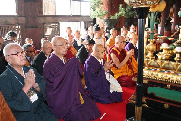 HH the Dalai Lama with IARF leaders at Todaiji Temple, Nara (Japan) - November 2010