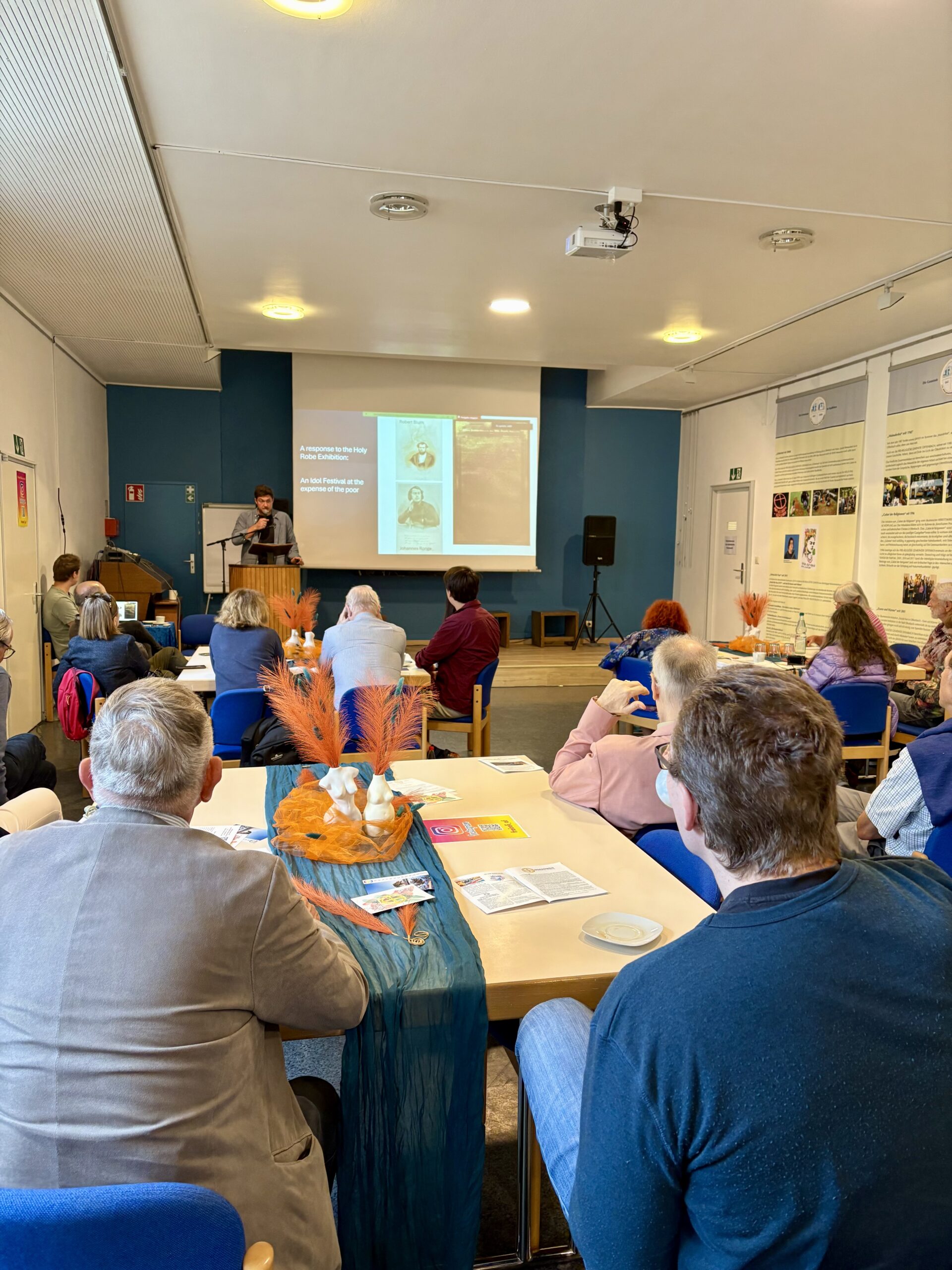 Pascal Schilling giving a presentation.